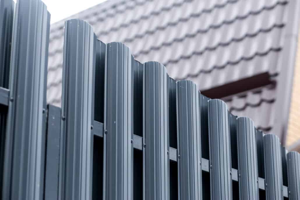 The Pros And Cons Of Aluminum Fencing