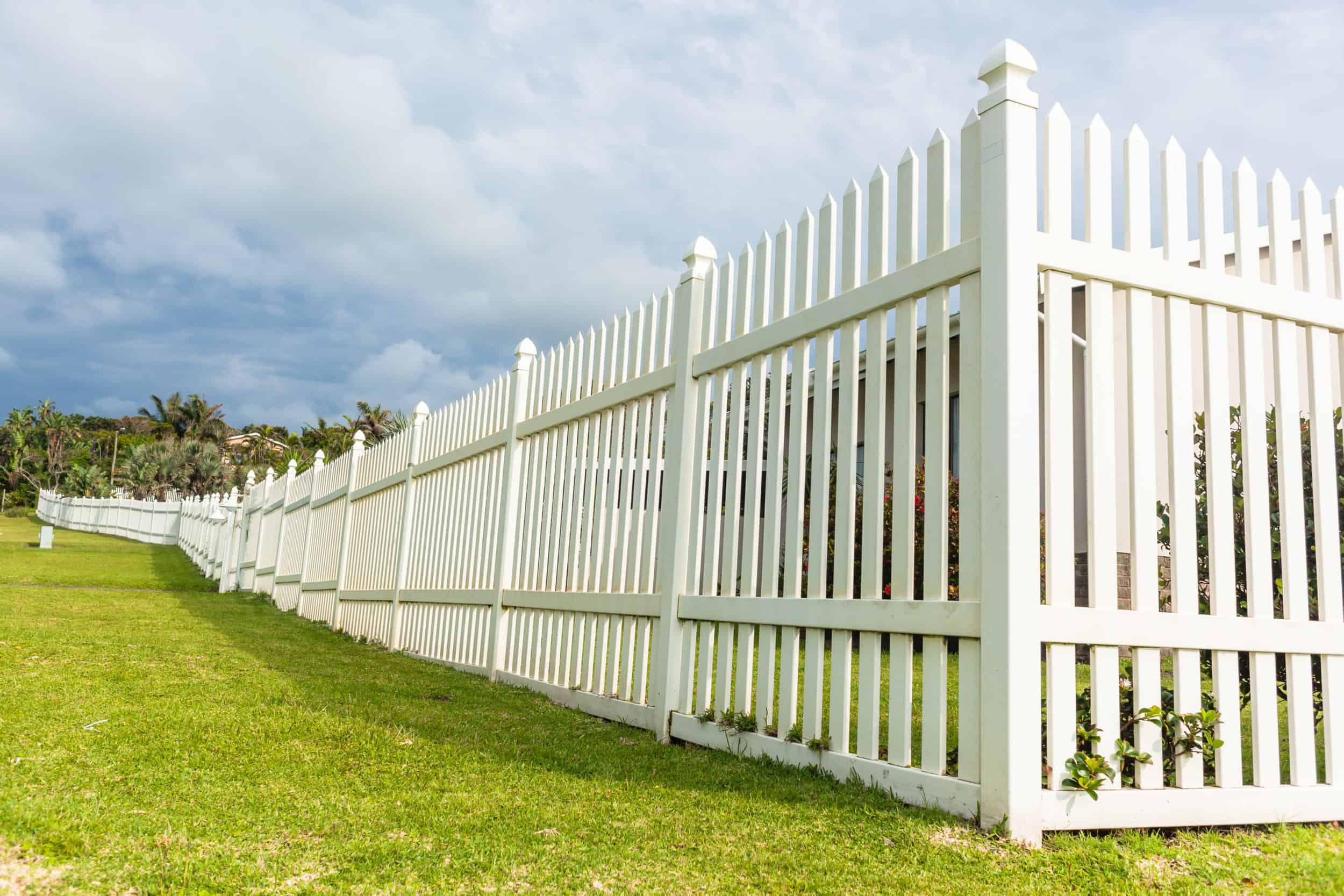 The Benefits Of A Pvc Fence Over A Wood Fence