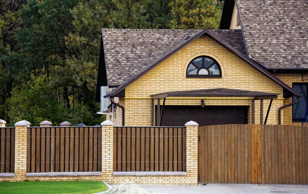 The Top 5 Reasons To Invest In A New Fence For Your Property